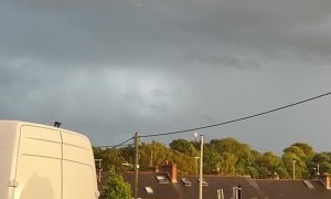 Apparent UFO Sighting in Daylight