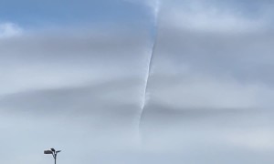 Meteorological Phenomenon Looks Like Matrix Glitch