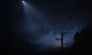 Apparent UFO Sighting in Essex, California
