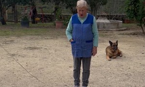 82-Year-Old Woman's Jump Rope Skills