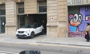 Invisible Garage Door Blends Seamlessly into Barcelona Building