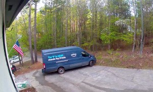 Delivery Drivers Work Together To Free Truck