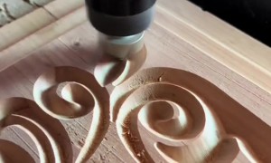 Wood Carving Machine Makes Design