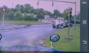 Trailer's Weight Shifts To Two Wheels