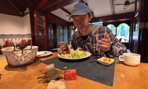 Vlogger Shares Breakfast With Little Bird