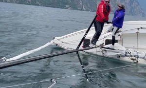 Sporty Sailboat Is Difficult to Capsize