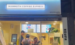 Vlogger Loses The Phone They're Filming With