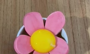 Ceramic Flower That Separates Egg White and Yolk
