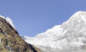 Footage of Massive Avalanche in Nepal