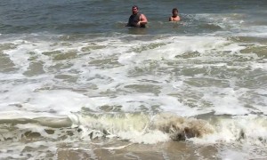 Man Unexpectedly Get Crushed by Wave