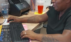 Uber Eats Driver Confronts Thieving Customer