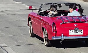 Tiny Classic Car Seen In Chile
