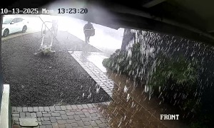 I Forgot to Weigh Down My 12ft Skeleton