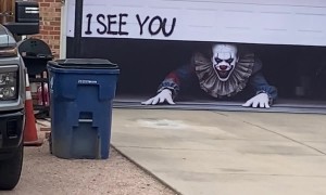 Scary Clown Head Turns