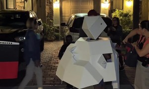 Family Wins Halloween With Incredible Titanic Group Costume