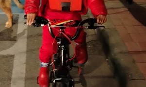 "Chicletera Bicicletera" Brainrot Halloween Costume