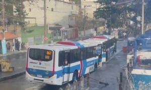 Giant wave hits Barra de Guaratiba in Rio de Janeiro
