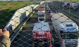 Truck Drivers Honk Together For Giggling Fan