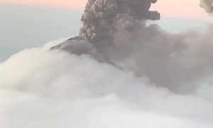 Watching Guatemalan Stratovolcano Eruption From Nearby Peak