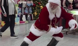 You Can Recognize a Real Santa Claus by His Roller Skating