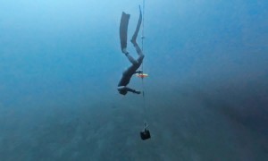 Freediving Instructor Swims 51 Meters Underwater