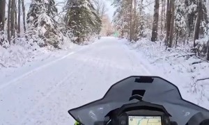 Snowmobile Race Between Yamaha SRX 700 and Polaris VR1 Boost 850 Turbo