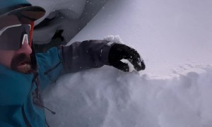 Waiting for a bus after "Snow Apocalypse" in Kamchatka