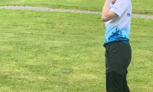 Spotter's Minimal Effort Limbo to Avoid Thrown Frisbee