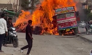 Truck Catches Fire in Aurangabad, India