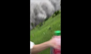 Joggers Encounter Thick Wall of Black Smoke