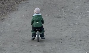 Wobbly Balance Bike Throws Rider Overboard