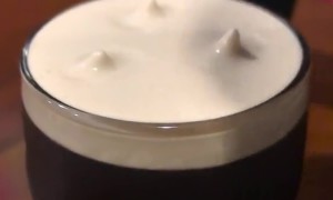 Guinness Sings Opera
