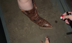 Fixing Cowboy Boots With Chewing Gum