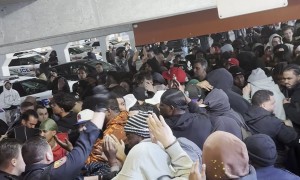 Chaos as Police Pepper Spray Unruly Watch Crowd at Long Island Mall