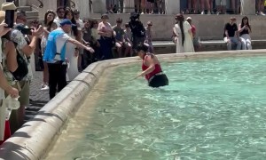 Tourist Swims Through Trevi Fountain