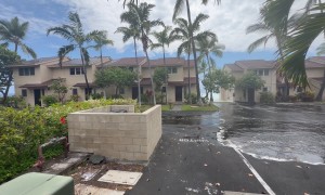 South Swell Crashes Over the Roof of Condos in Hawaii