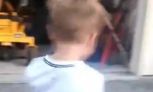 Kid Dances Like Michael Jackson