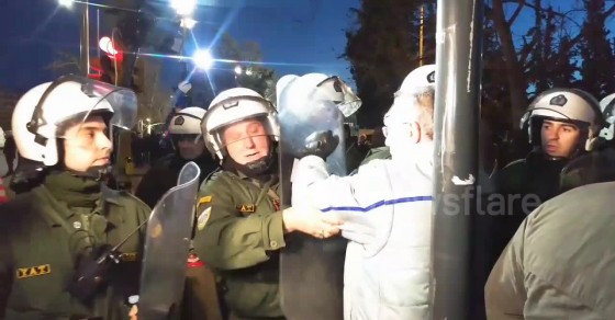 Protesters of Macedonia name deal target Greek president