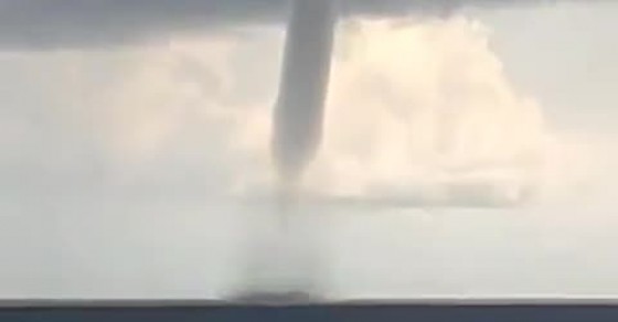 Massive tornado caught on camera in Ormoc City - Sharedots