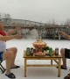 Two friends fulfill special promise of enjoying hotpot in snow