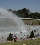 Heatwave forces tourists to cool off in Paris' fountains