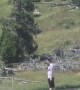 Lady Yells At Yellowstone Tourists for Walking on Prohibited Thermal Grounds